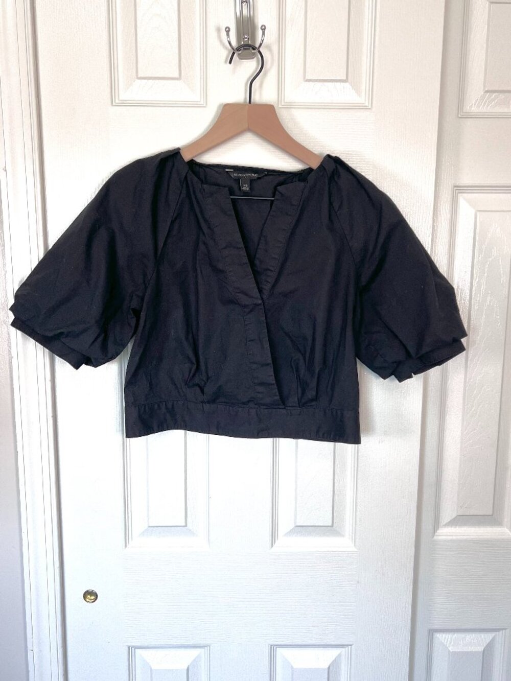 Banana Republic Factory Cropped Wrap-Front Top Elbow-Length Sleeves Black SZ XS